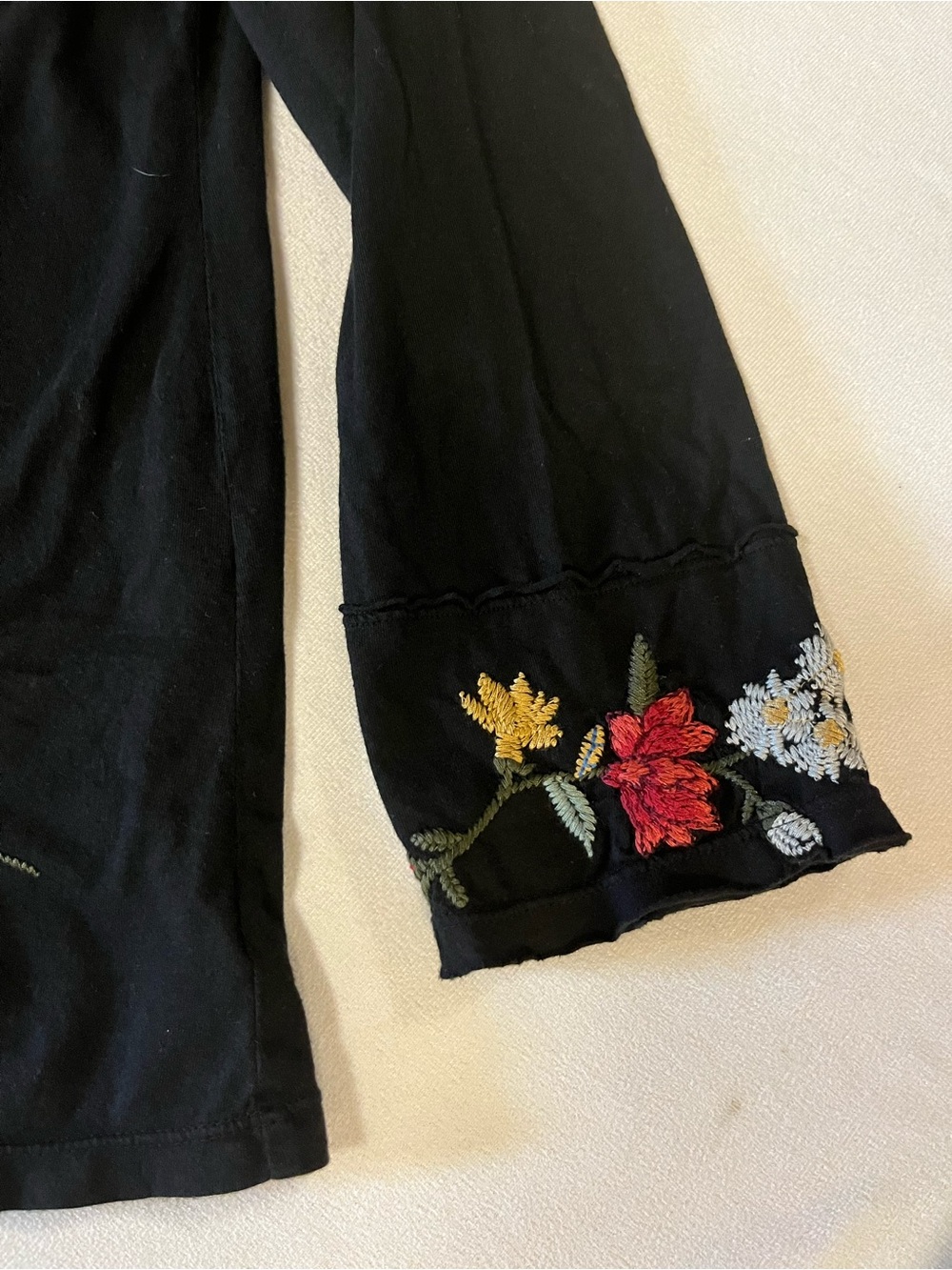 Johnny Was Embroidered Floral Tunic Top Black Cotton Boho Women’s L V Neck - Picture 7 of 11